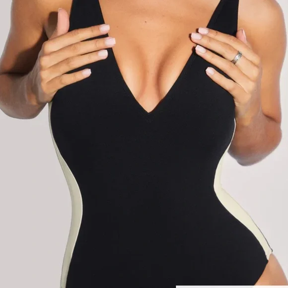 TA3 Plungey Contour Swimsuit Black/Oat L Regular/Long - Picture 2 of 5